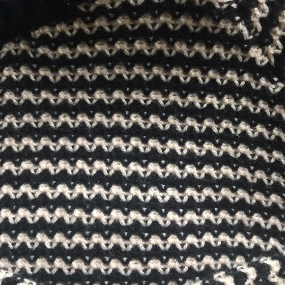 Black and white striped cropped sweater - Picture 2 of 2